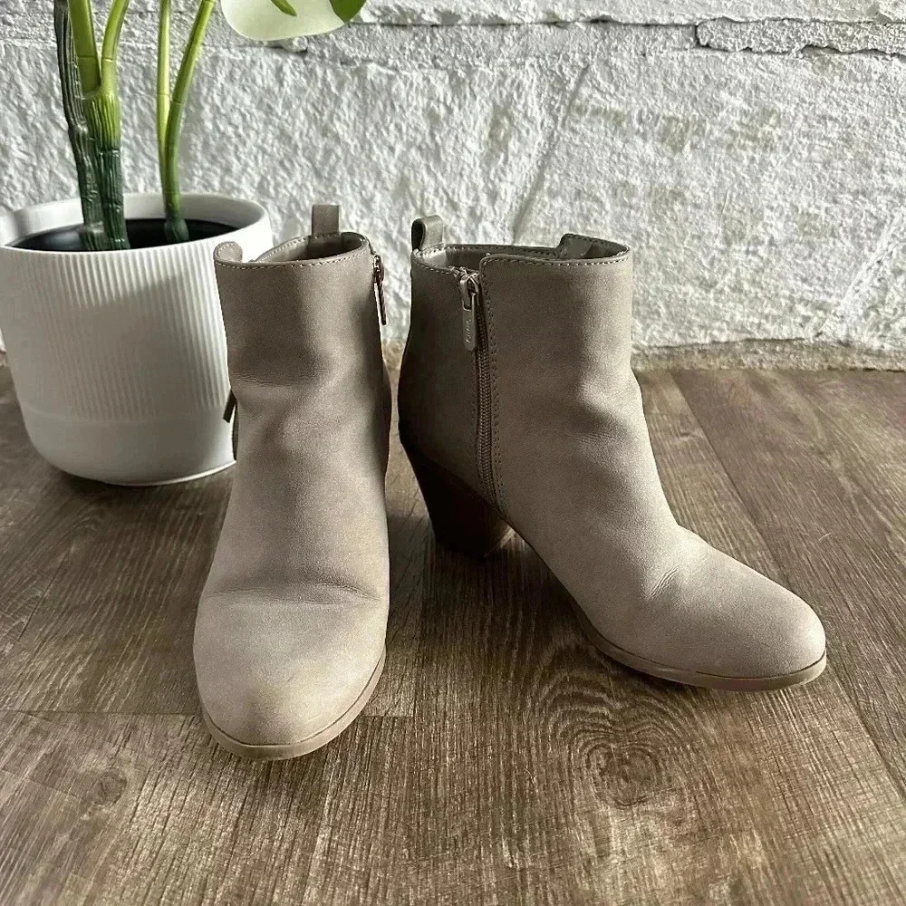 SAM EDELMAN CIRCUS Booties with Fringe size 7.5
